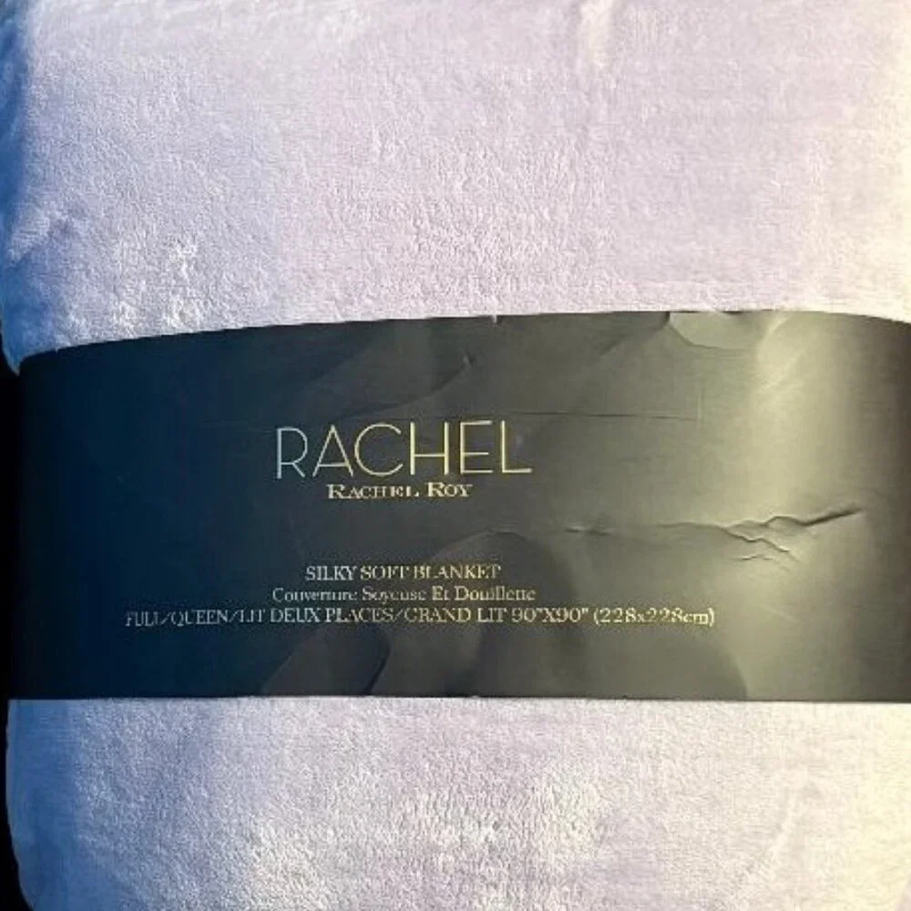 NEW GORGEOUS LAVENDER PURPLE RACHEL RACHEL ROY QUEEN / FULL SILKY SOFT BLANKET